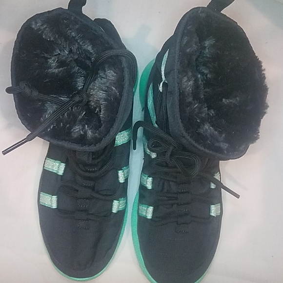 Nike Roshe One Hi SE 5y/6.5 Sneakers NWOB Size 5Y - Picture 3 of 5